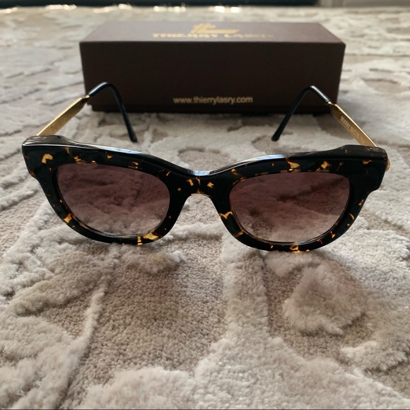 SOLD Thierry Lasry Sexxxy Tortoise Sunglasses - Picture 4 of 6